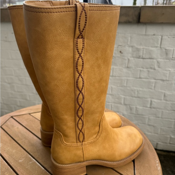 No Boundaries tall riding boot - Size 8.5. Brand new - Picture 2 of 6